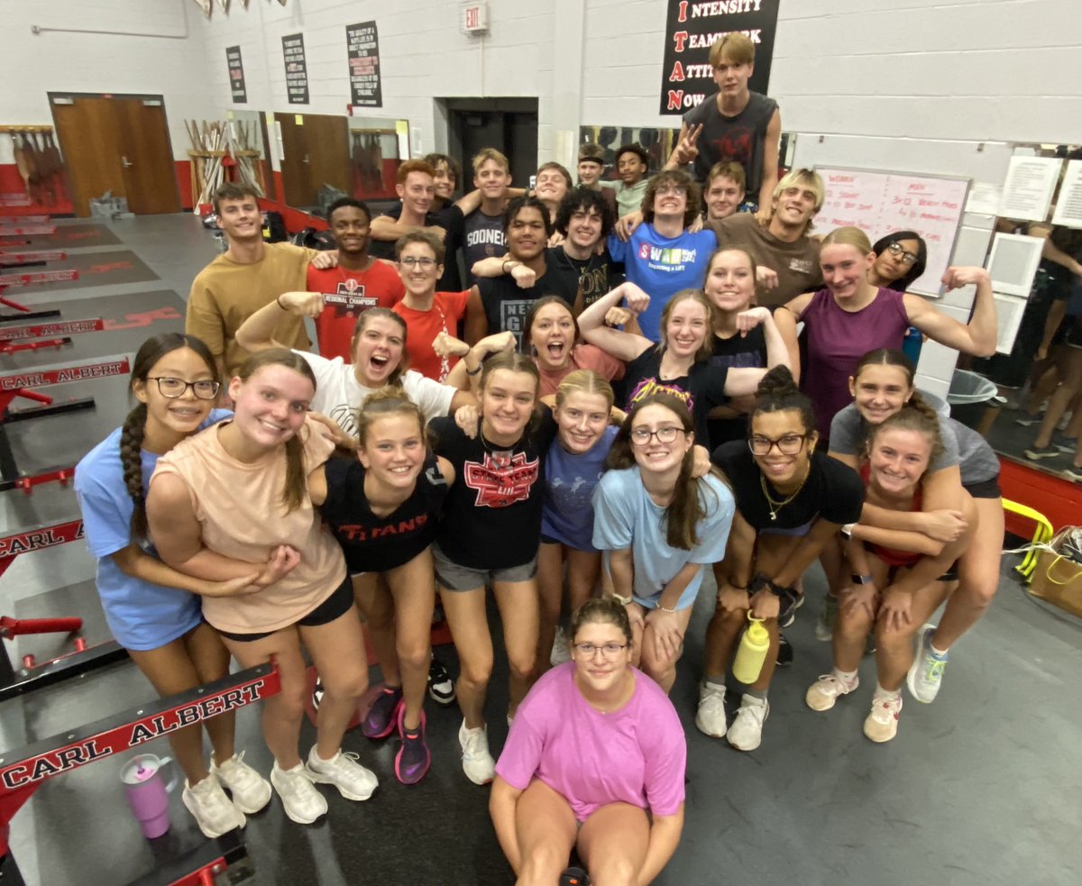 CAHS_SWIM's tweet photo. From Water Polo to the Weight Room! Great day of learning how to compete and train like Champions! #SwimBuilt https://t.co/o2ucB0m185