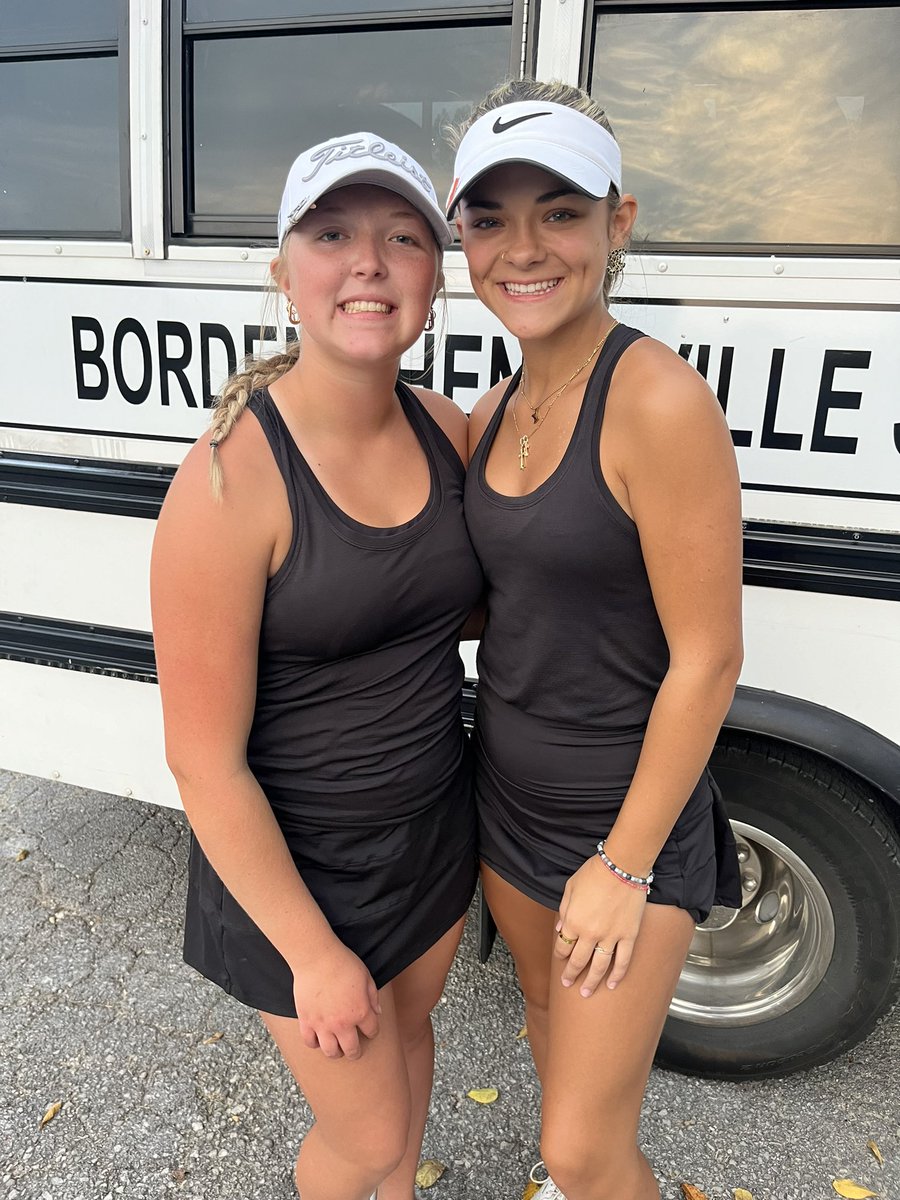 ⛳️Last time at Lucas to round out our regular season.  Beautiful night with our friends from CAI/Mitchell/Crawford. 
Braves results:
Sofie 48 🥉
Selby 50