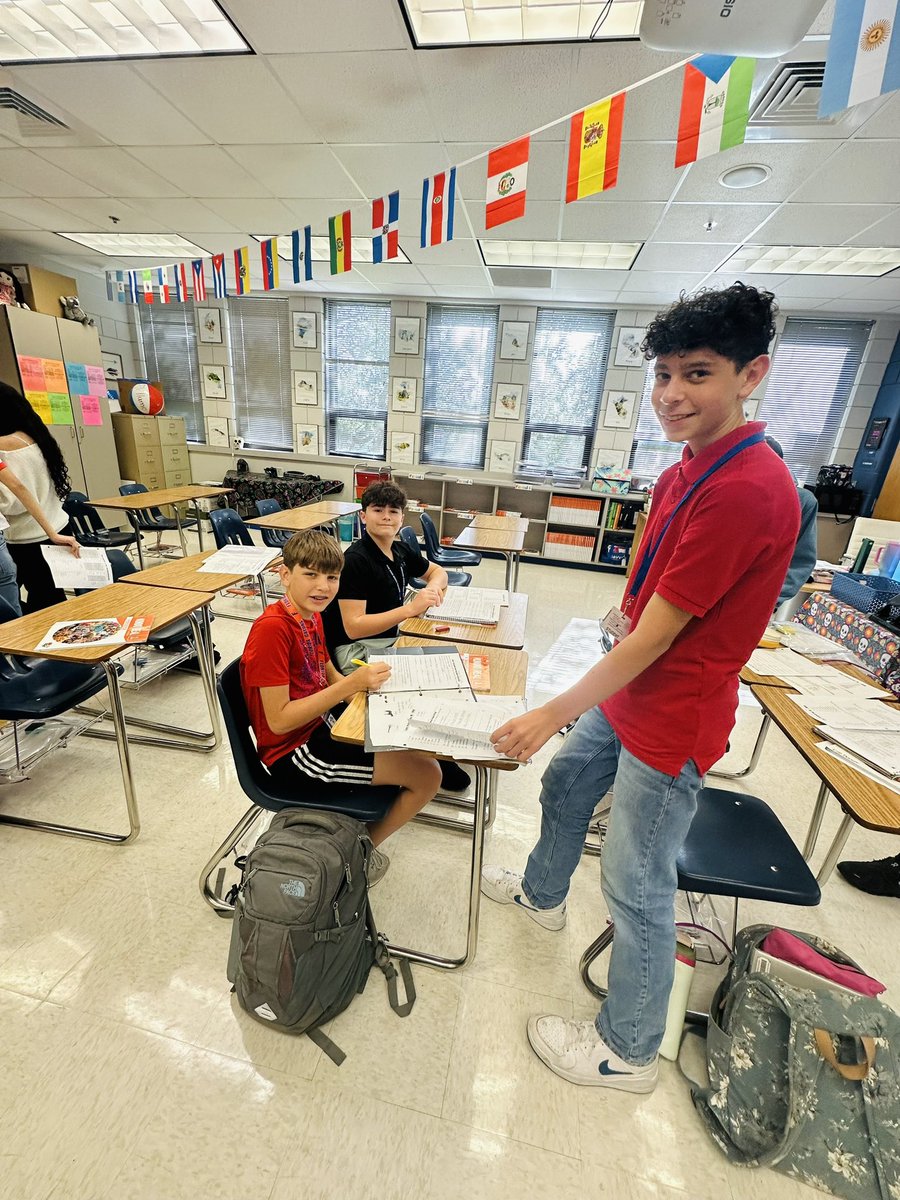 MrsMinutillo's tweet photo. Interactive practice sharing our birthdays and phone numbers (in Spanish of course!)🎉 @PRMPanthers https://t.co/oqEGT2zi6G
