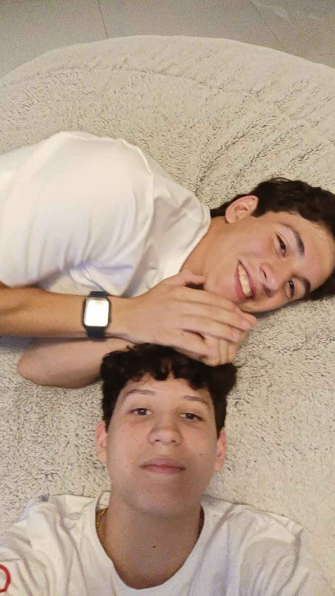 #FOXImpactoNFL Viendo el partido con mi novio!! Vamos bills!