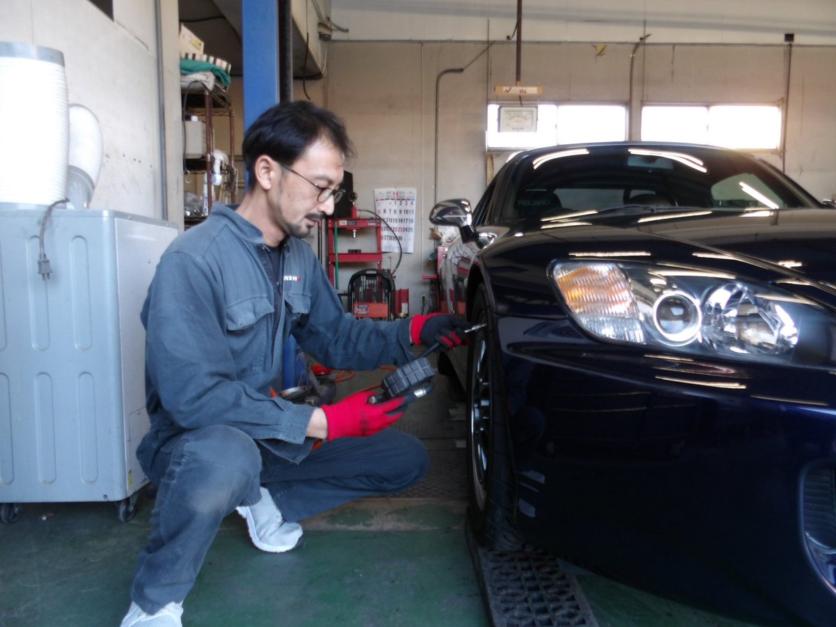 MANABOON_SNS's tweet photo. タイヤ交換作業です🛠
#s2000 #manaboon #ap1 #f20c #jdmcars #vtec #vtecsociety #vtecsound #vtecculb #mugenpower #motys #cso https://t.co/hiknokMJSE
