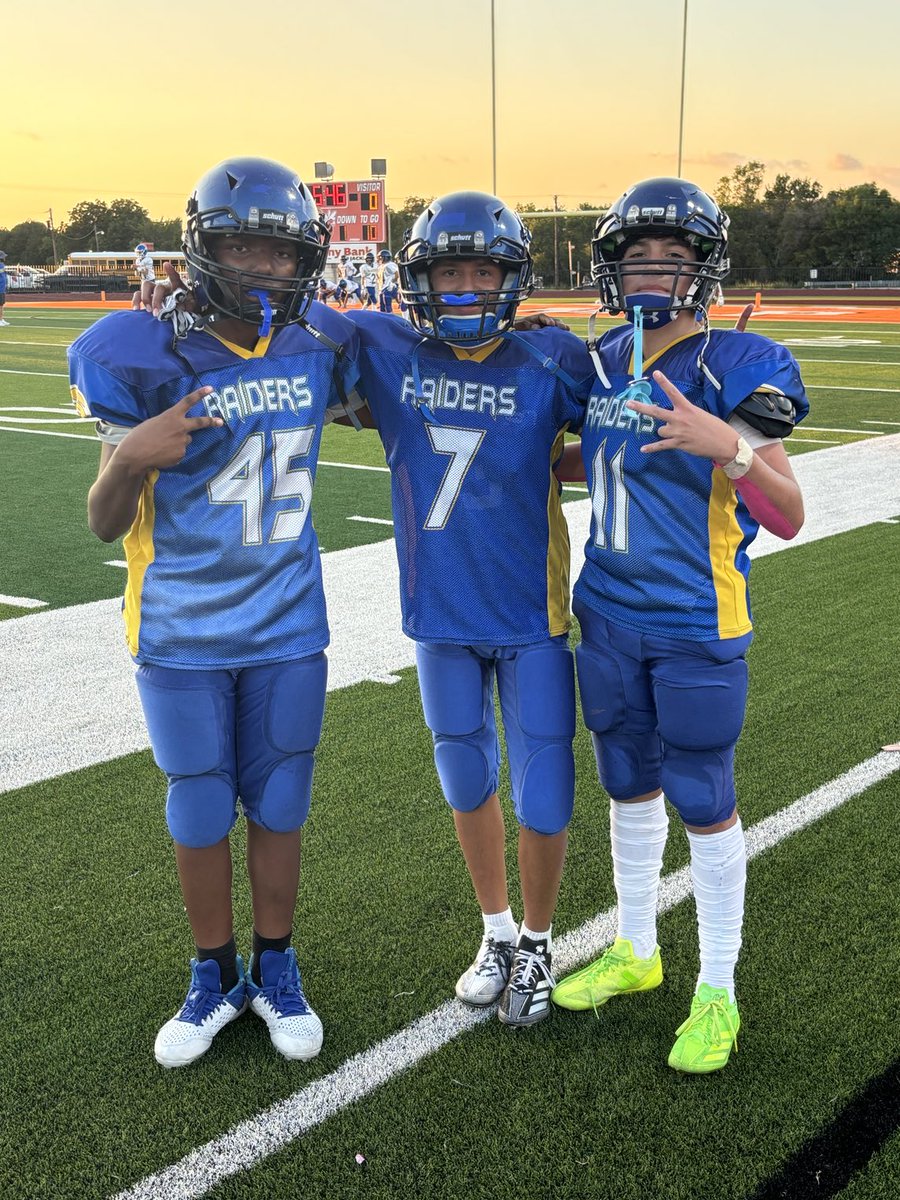 First middle school game for SMS! As both a proud principal and mom, I couldn’t be more excited. These boys gave it their all! A special shoutout to my captain, #11, for his incredible effort on the field. Wishing Jace a speedy recovery—hope to see him back soon.