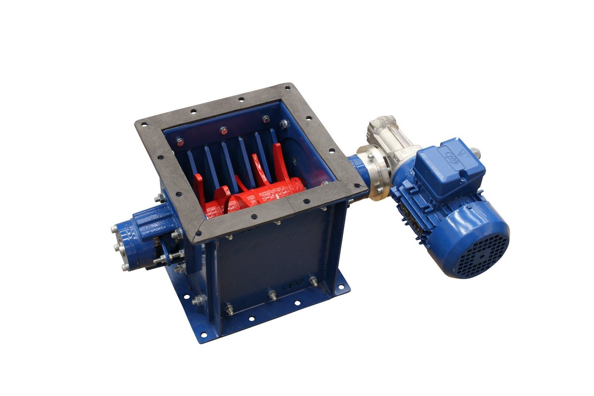 Bulkquip's tweet image. 🚀 Introducing our new Lump Crushers! Perfect for breaking up bulk material lumps at silo and hopper outlets before processing. Available in carbon steel and stainless steel, with standard flange sizes for 200, 300, and 400 slide valves. 💪✨ #BulkHandling #MaterialProcessing ...