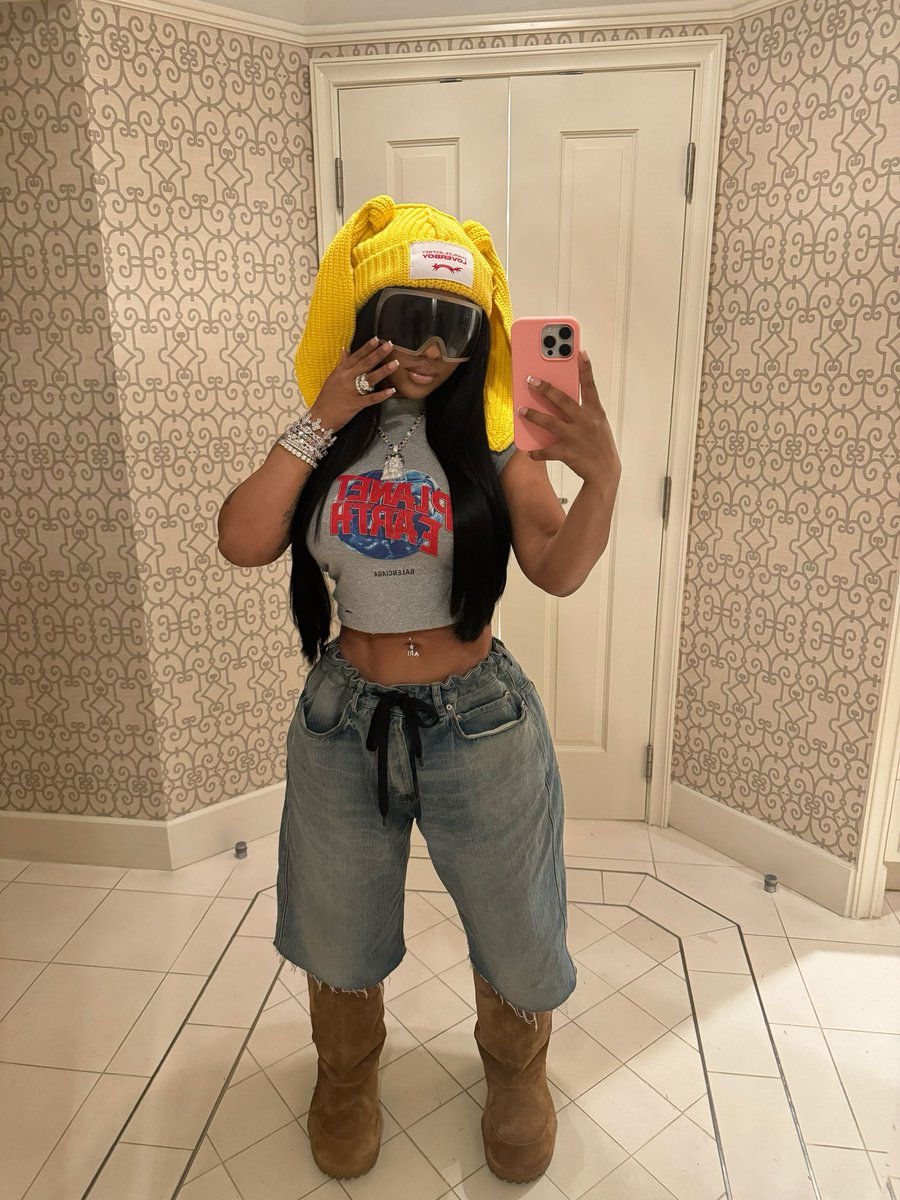 AriTheDon's tweet image. I’m worth every dollar! 🫡