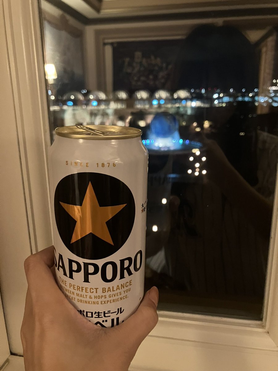 Og_uRA's tweet photo. ディズニーで飲む酒は格別 https://t.co/ZJeAEFlW9F