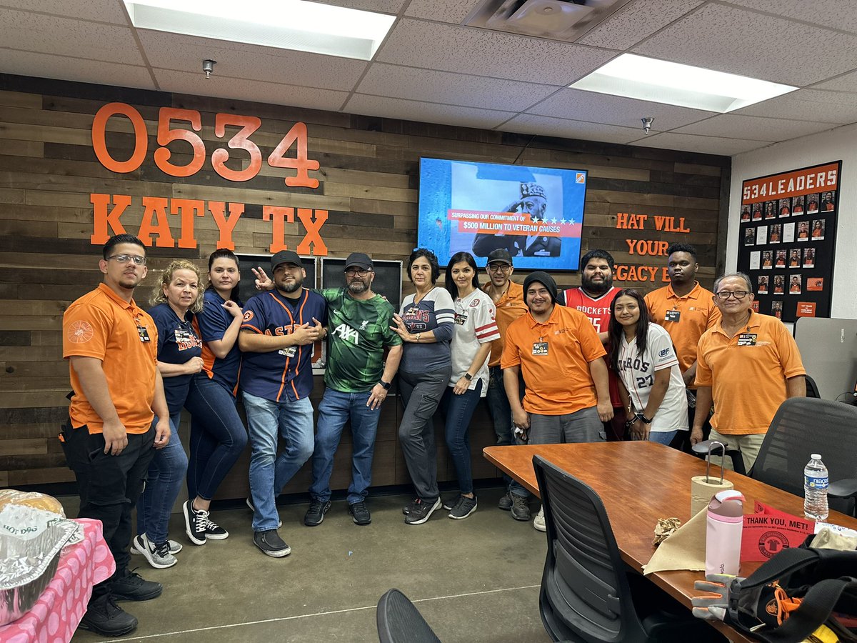 The0534's tweet photo. MET appreciation week! 
Day 3 
Sports day  ⚽️🏀⚾️ https://t.co/dTvtkzOJzQ
