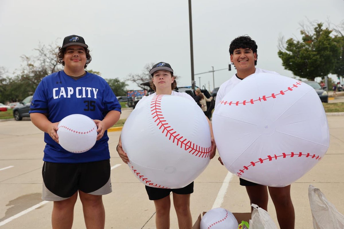 cccavs_baseball's tweet photo. Capital City Homecoming Parade 2024! #GoCavsGo https://t.co/kC4LZTorot
