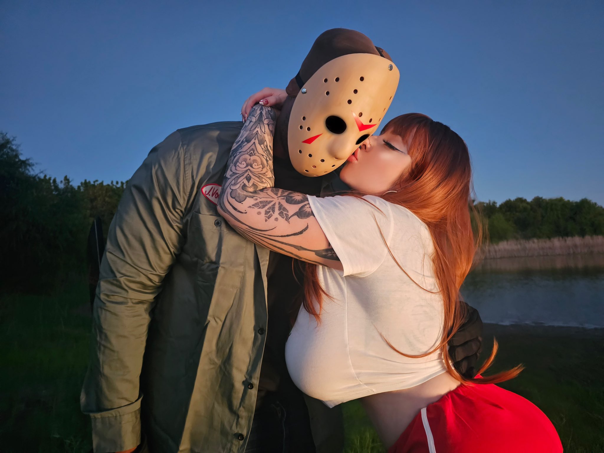 🖤❤️‍🔥Ghouliette MicHELLe❤️‍🔥🖤 on X: The first to 💀 in a horror movie  because I would 100% be like this. Masked men are my weaknessssss💦  t.couBQKteEDAU  X