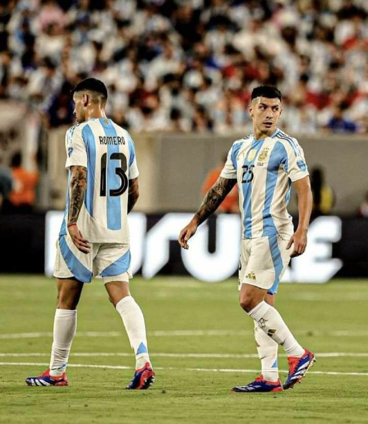 cuti_licha's tweet photo. ~ AU cutilicha / julienzo ~ 
- no son futbolistas 
- donde un grupo de amigos se va de vacaciones a c0rdoba, pero empiezan con el pie izquierdo... o
- donde los cordobeces terminan haciendo de guias turisticos y todo se descontrola un poco
- si leyeron mis otros aus (+) https://t.co/u21KmKYsuN