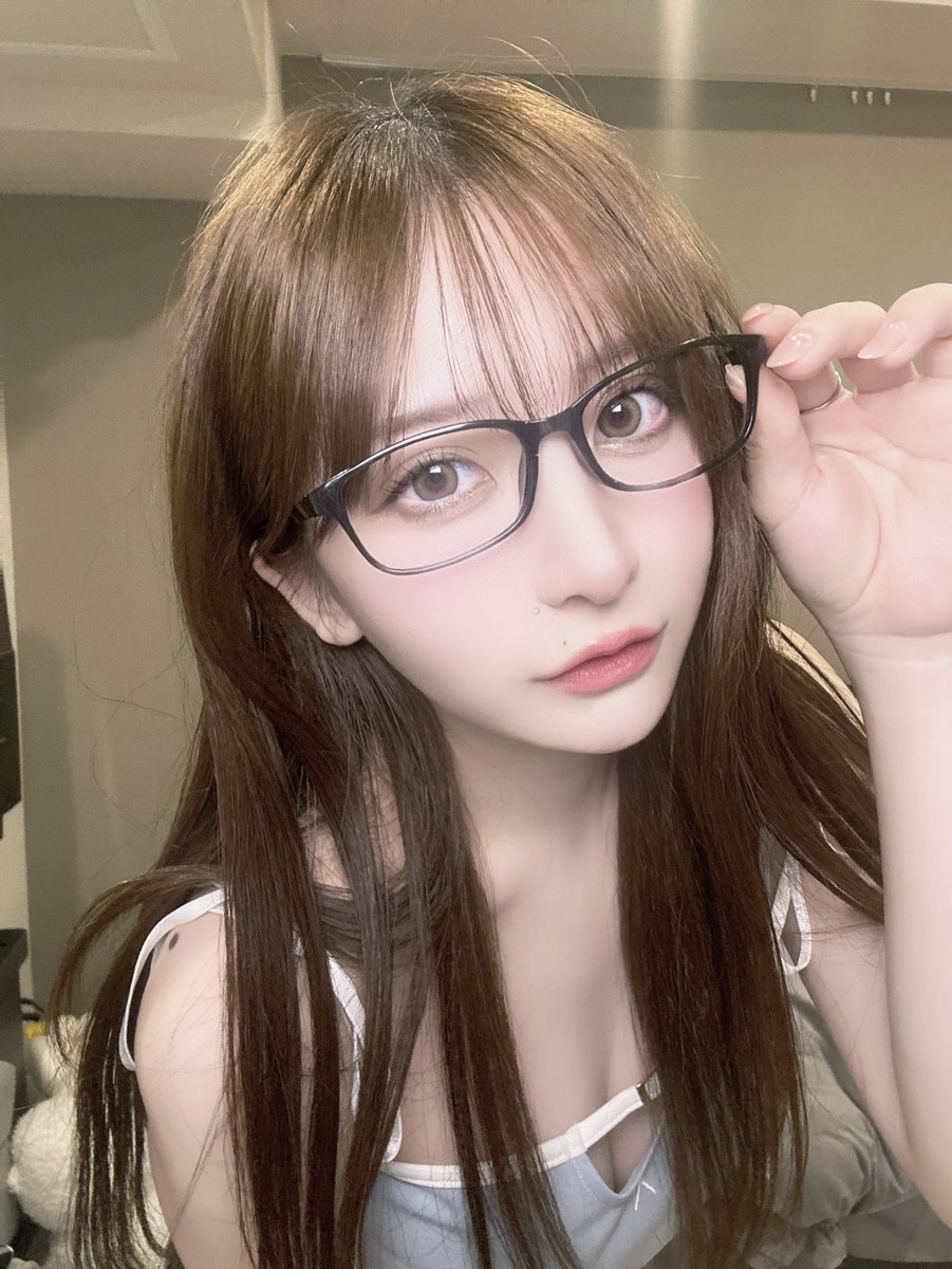 おはよぉ♡
沢山お誕生日お祝いしてもらって嬉しい🎂🤍
初めましての人や久しぶりの方是非リプください❕ https://t.co/7AIz6U5zNm