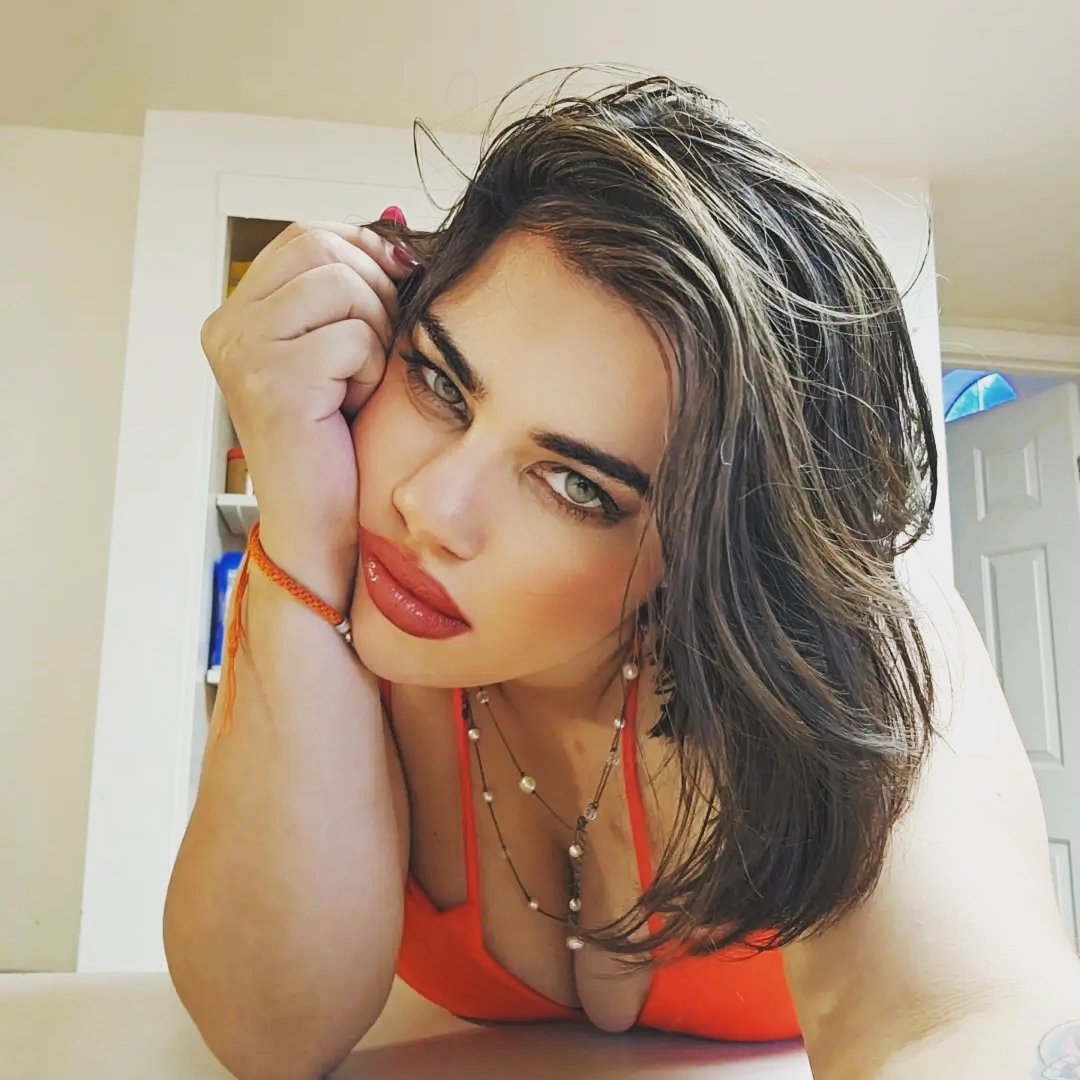 SimplySatie's tweet photo. Waiting for the chance to go out #home #selfie #bored #dressup #forfun #fyp #photo #girl https://t.co/Ova7MwwvXg