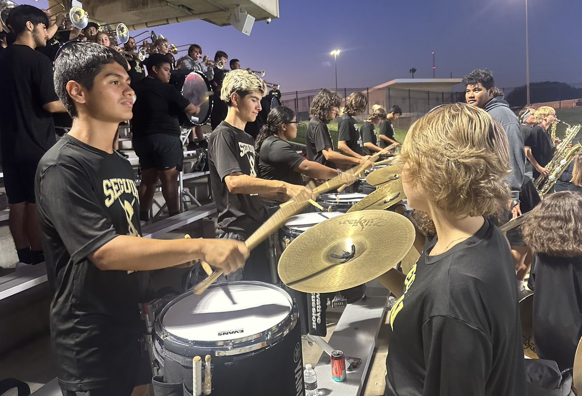 maestrotelles's tweet photo. We’re in Katy tonight taking on Brazoswood! @SeguinHSTx spirit groups showing support for our Matadors! @SeguinISD

#SeguinFineArts https://t.co/2AaH1FbPi6