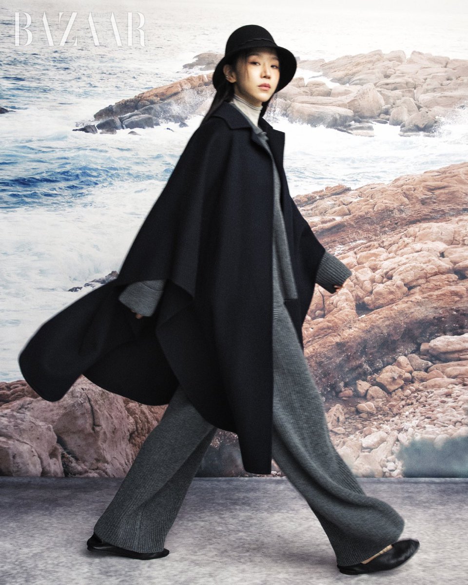 [📷] #신혜선 #하퍼스바자 

가을의 색을 입은 신혜선
도화지같은 매력의 그녀를 마주했다

🔗 harpersbazaar.co.kr/article/1870594

#ShinHaeSun #harpersbazaar