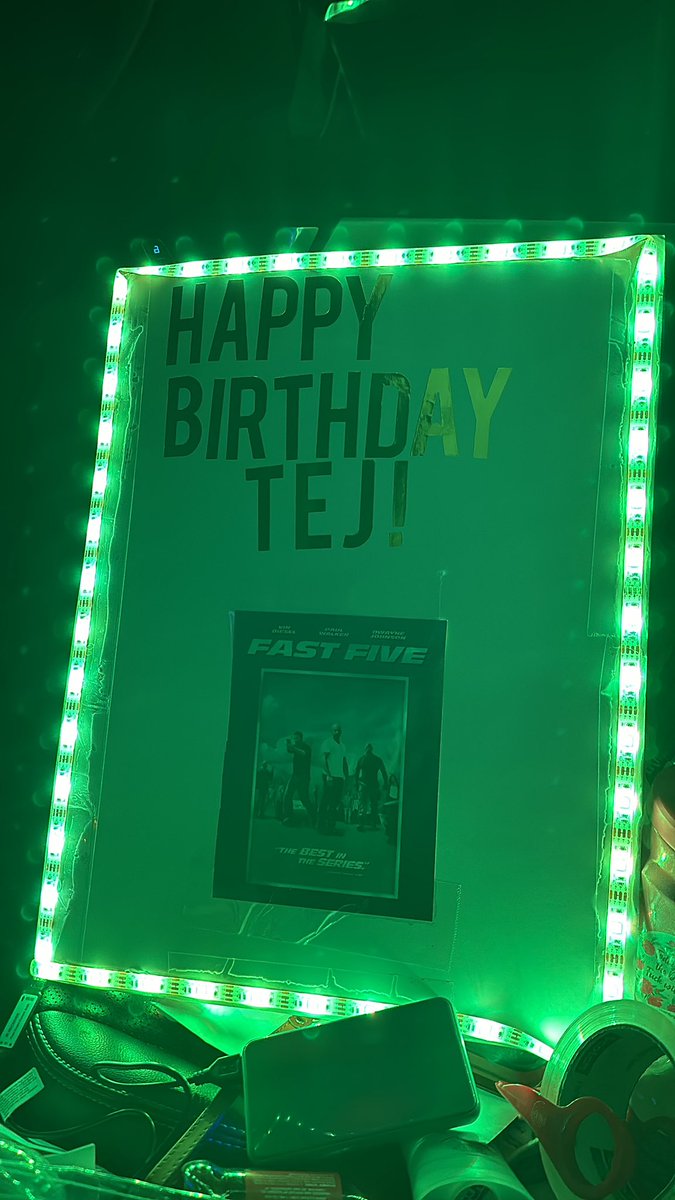 MsTrina84's tweet photo. Had a blast at the @Ludacris concert in #Knoxville. Wish I could’ve given him the Birthday Card I made him, but I know he saw it. Hope I see him again tomorrow at the @Usher concert in #Detroit https://t.co/bXui2vFIeZ