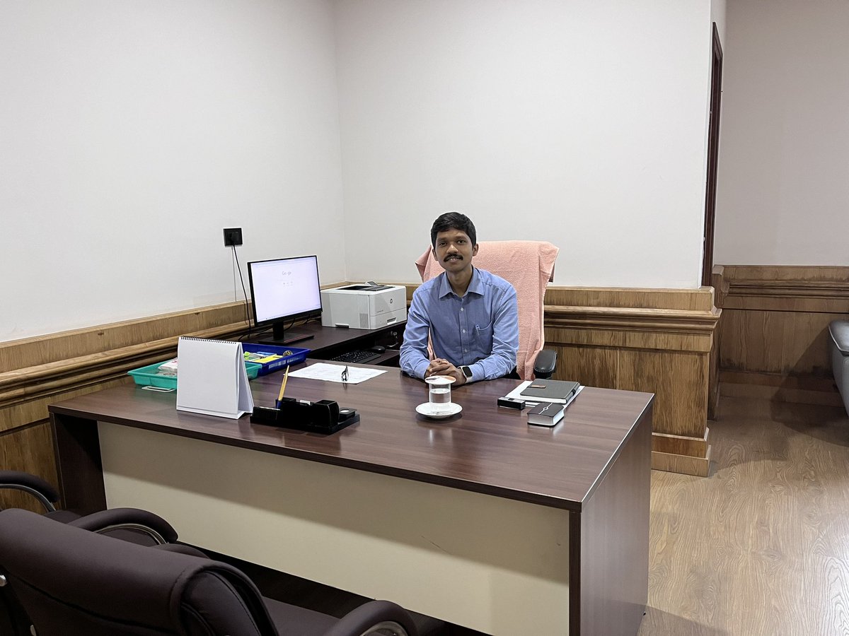 aranyaksaikia's tweet photo. Joined as Staff Officer to the Chief Secretary Dr Ravi Kota, IAS. Also, called on Chief Secretary Sir at his office.

@CSAssam_ 
#newbeginnings https://t.co/rGuOWV4S6D