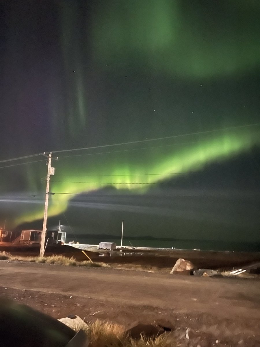 Allan15239648's tweet photo. Northern lights over Sanikiluaq NU. https://t.co/b2NLT2NWuV