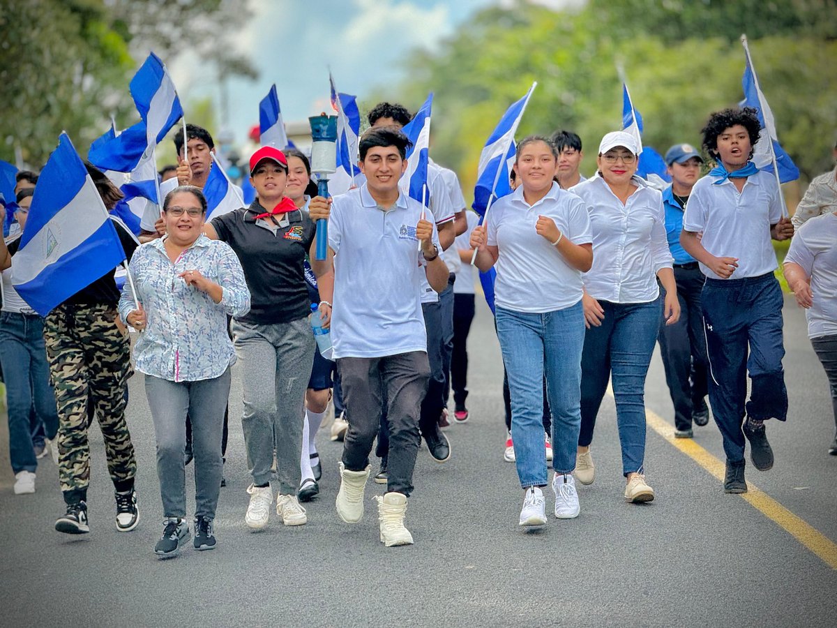 Traspaso de fuego de la Antorcha de la Unión Centroamérica, por autoridades del municipio de El Almendro hacia el municipio de Nueva Guinea. 🇳🇮