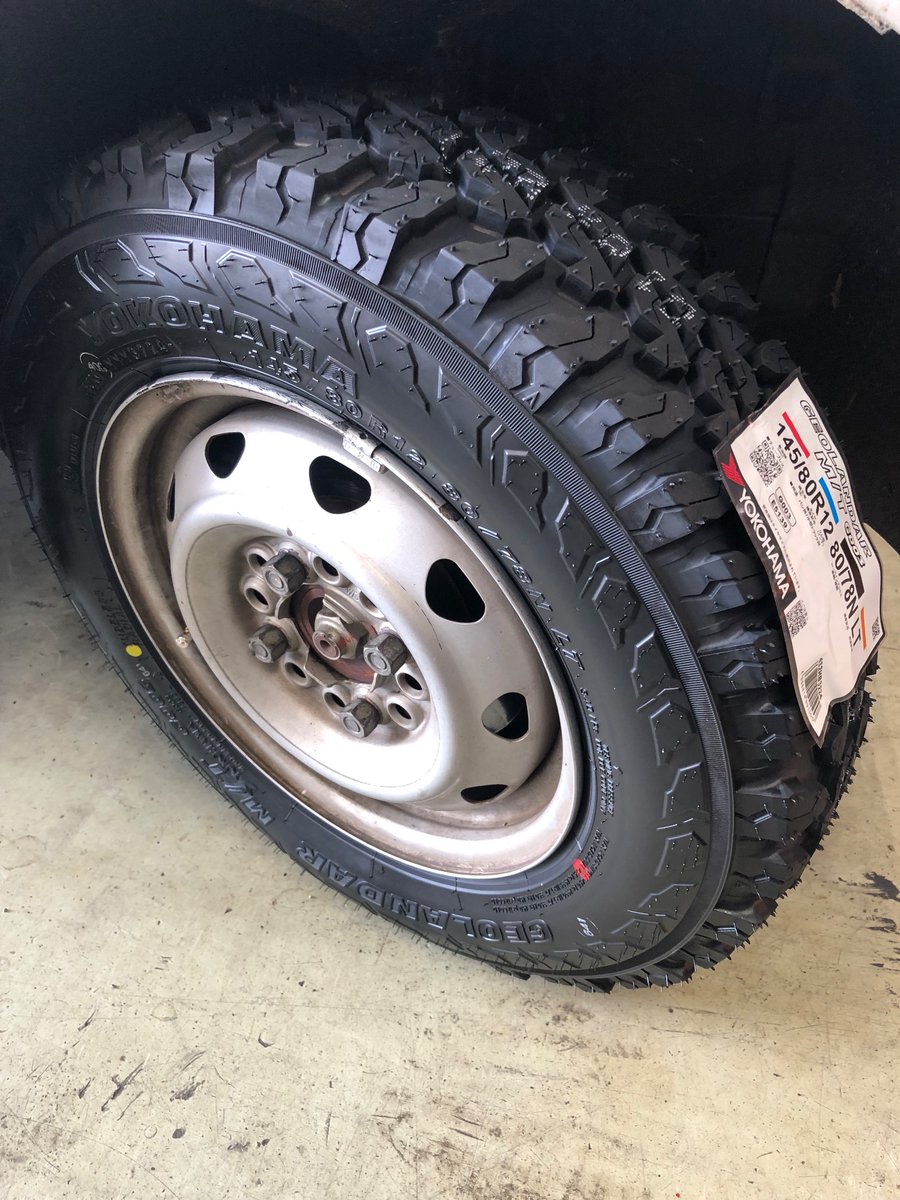AutolifeYou's tweet photo. 軽バンにジオランダーM/T G003装着。山に入る事が多いと言うことで選んで頂きました

#YOKOHAMA 
#GEOLANDER
#ヨコハマ
#ジオランダー 
#G003 
#タイヤ交換
#メンテナンス
#軽バン
#軽トラ 
#4WD https://t.co/BO9O4x68XW