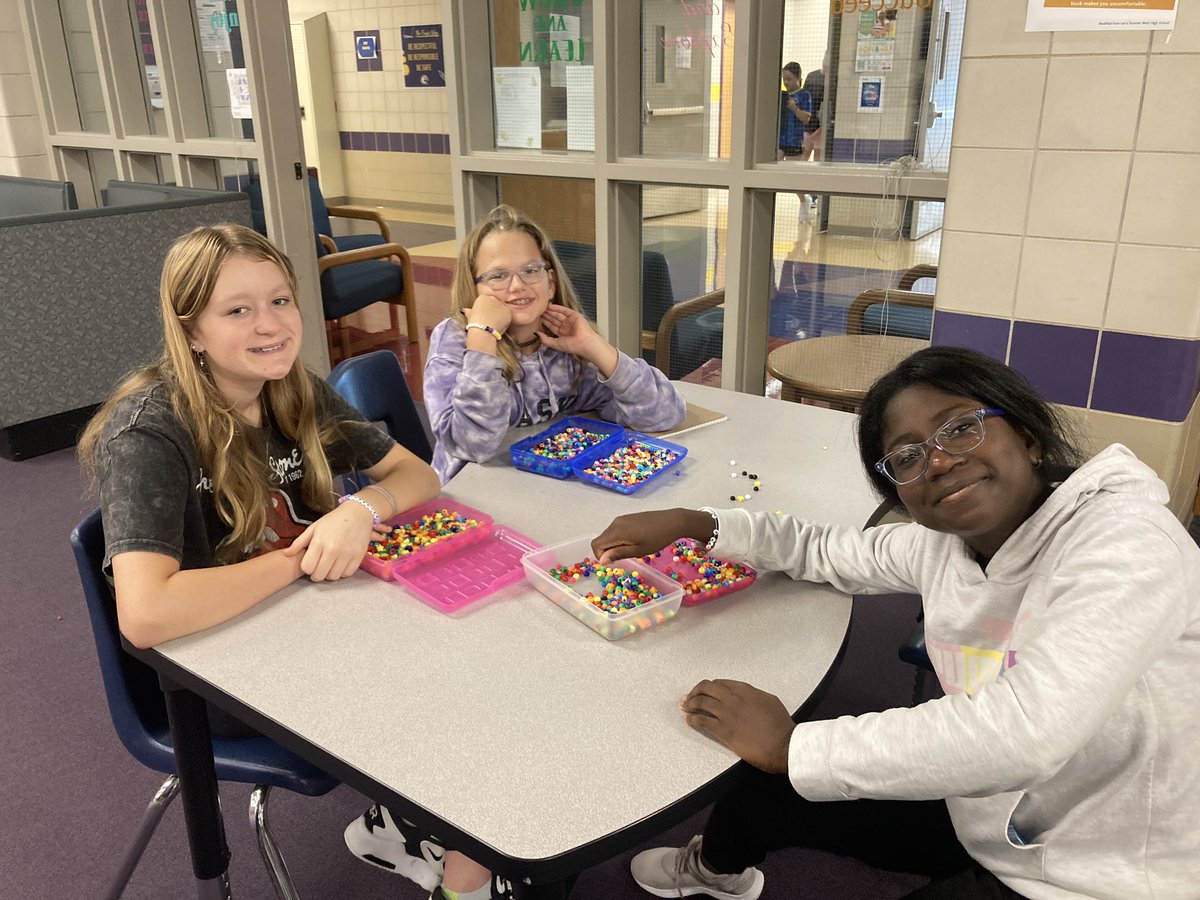 KellyHunerdosse's tweet photo. One Word Resolution bracelets are a daily reminder of what we are committed to achieve this year! @SVMSEagles #LPSLeads https://t.co/thEO0q12cF