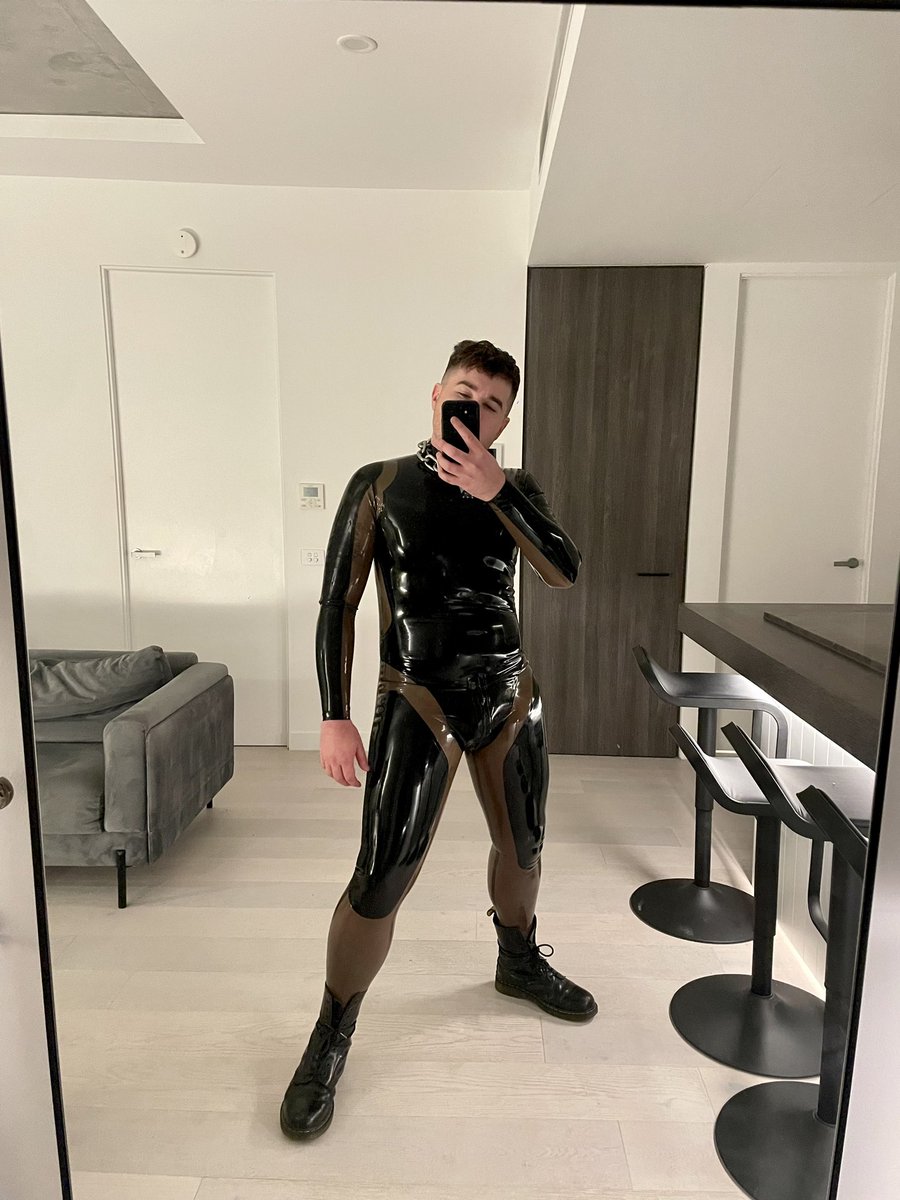 rubxxxed's tweet photo. Last nights look featuring my new suit from @LibidexLtd 👀 https://t.co/e2Q3eeY2sI