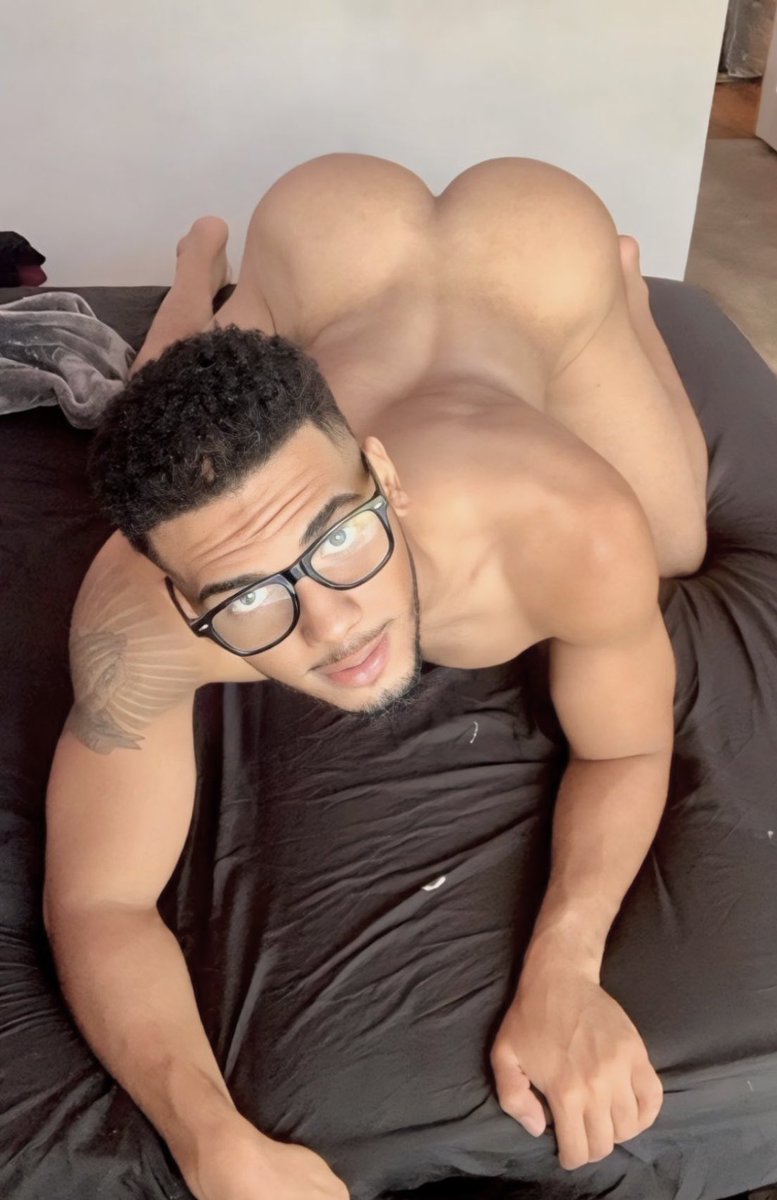 male_hotbooty's tweet photo. - #TEAMMaleHotBooty RT if you like what you see 😈 @mike_savagex #thick #beautiful #sexy https://t.co/jGxkF5nDri