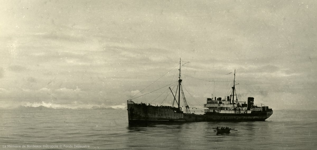 #exposition L'histoire de la grande pêche, c'est une invitation au voyage ! Groenland, années 1930'. Le chalutier "Président Houduce" de l'armement La Morue Française. Salon Photographique de 10h à 19h tout le week-end à l'Hôtel Ragueneau, 71 rue du loup à Bordeaux !!©Fonds Vidal