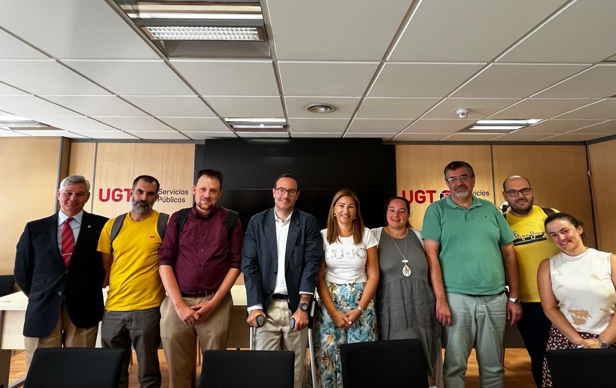 el farmacéutico (@elfarmaceutico_) on Twitter photo Arranca la comisión negociadora del XXVI Convenio Colectivo Estatal de Oficinas de Farmacia
👉tinyurl.com/2fja8nn3
<a href="/fssccoo/">FSS-CCOO</a> <a href="/UGT_SP/">UGT Servicios Públicos</a> <a href="/galizaCIG/">CIG</a> <a href="/FEFANE_/">FEFANE.Farmacéuticos</a> <a href="/Fefefarmacia/">FEFE</a> Arranca la comisión negociadora del XXVI Convenio Colectivo Estatal de Oficinas de Farmacia
👉tinyurl.com/2fja8nn3
<a href="/fssccoo/">FSS-CCOO</a> <a href="/UGT_SP/">UGT Servicios Públicos</a> <a href="/galizaCIG/">CIG</a> <a href="/FEFANE_/">FEFANE.Farmacéuticos</a> <a href="/Fefefarmacia/">FEFE</a>