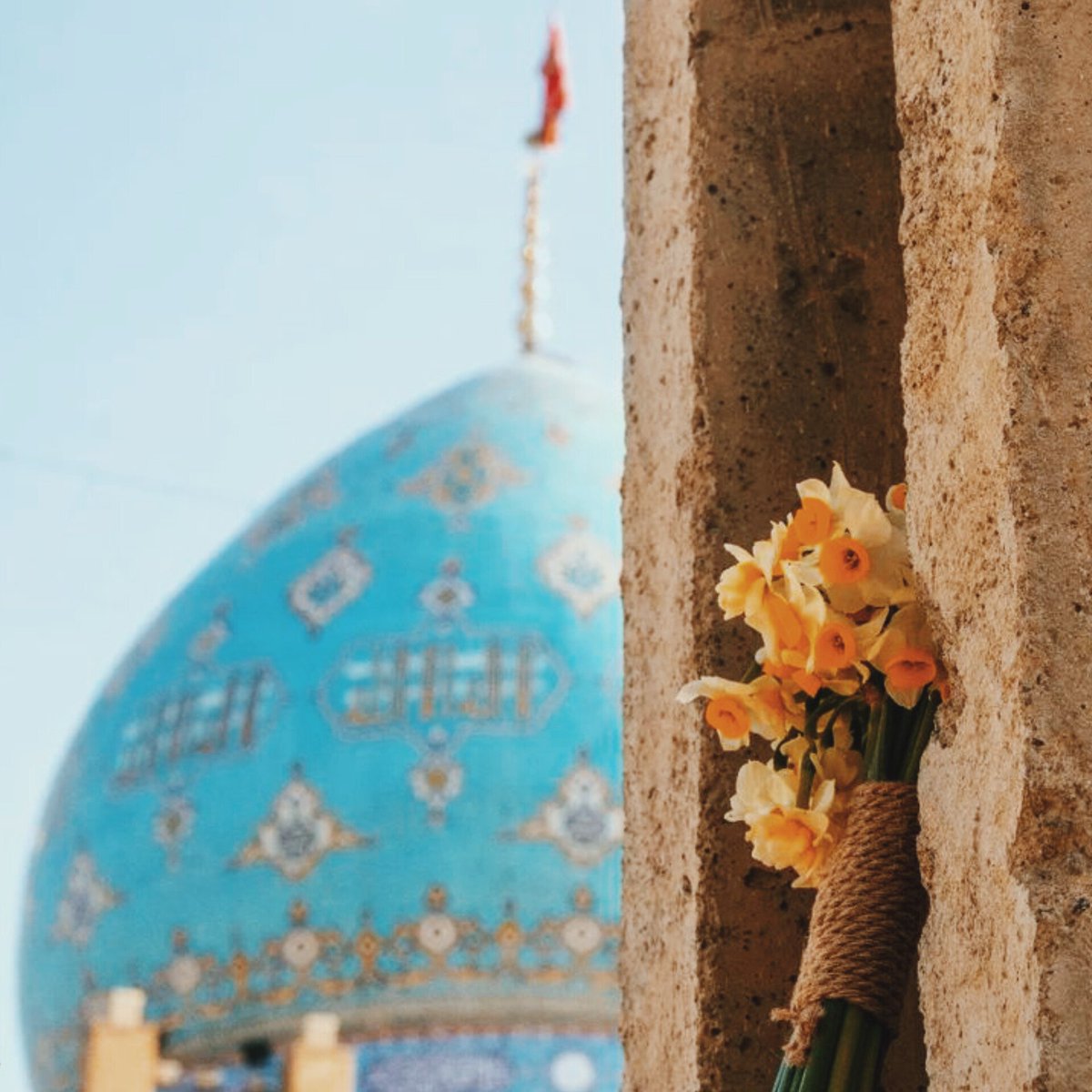 realSedaghati's tweet photo. امام زمان (عج) با وعده تحقق عدالت و رهایی از ظلم، نماد امید و انتظار برای جهانیان است. محبت به او در دل‌های مردم سراسر دنیا ریشه دارد و او را به عنوان نجات‌دهنده‌ای که جهان را به سوی صلح و امنیت هدایت خواهد کرد، می‌شناسند. https://t.co/S6MHxj0Gct