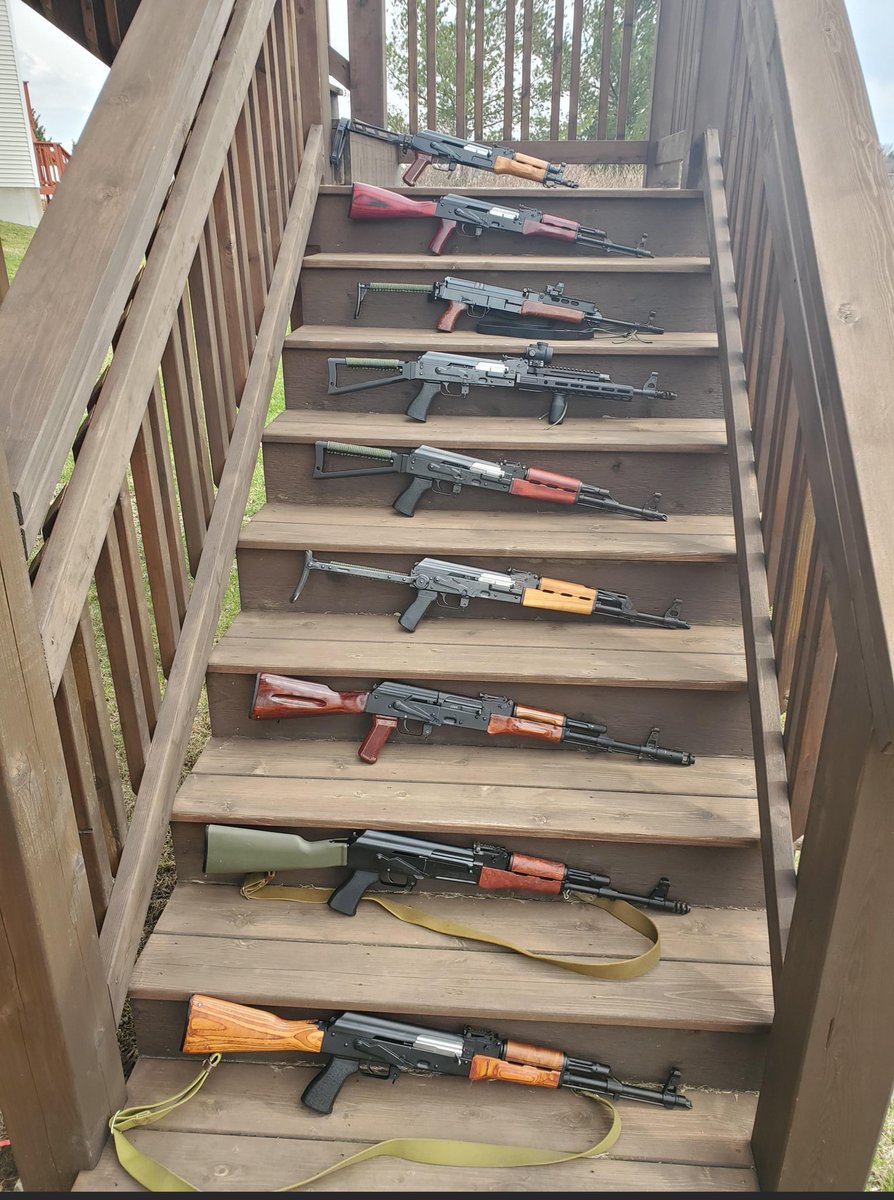 mirexmoses's tweet photo. Asking for a friend , which one of them is AK 47? 🤔 https://t.co/sgiKHfdDdF