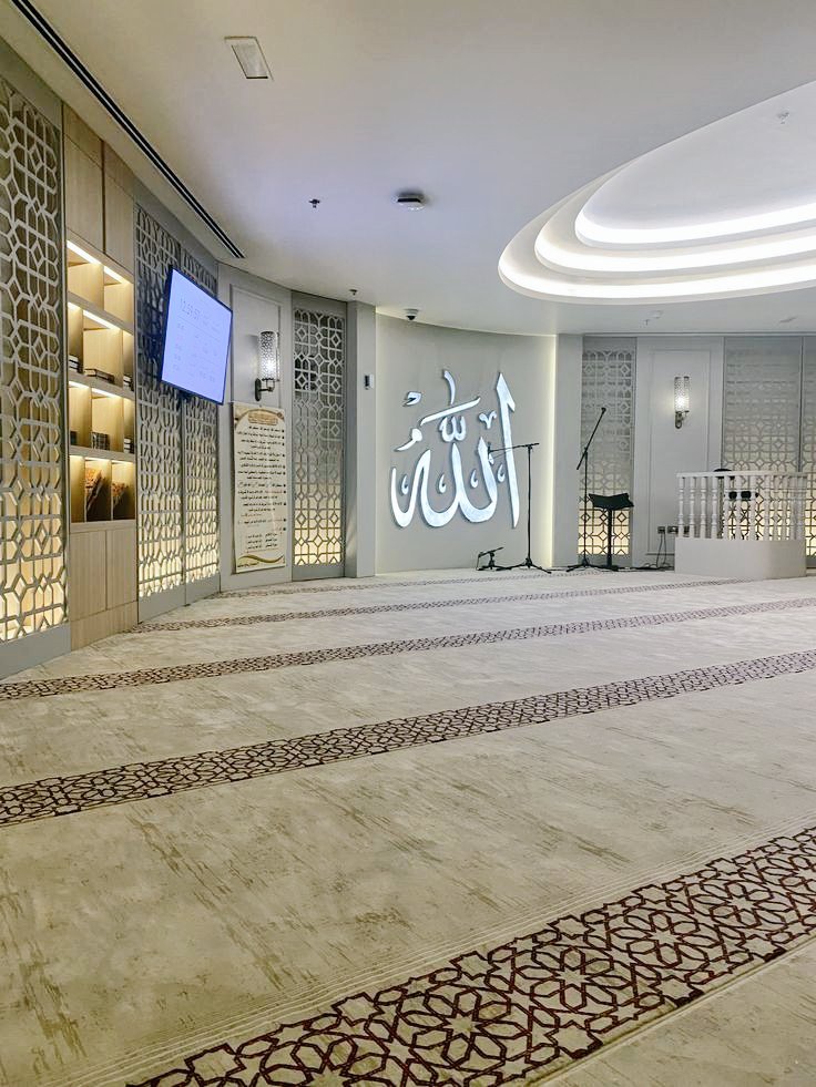 Kata Ayah, 

“ingin istirahat dengan baik dari pekerjaan, adalah dengan sholat tepat waktu, setelah sholat jangan buru-buru bangun. Tapi, duduklah sejenak, ceritakanlah tentang harimu meskipun itu cerita lucu, insyaAllah hati kita akan tenang karena Allah sebaik-baik pendengar."