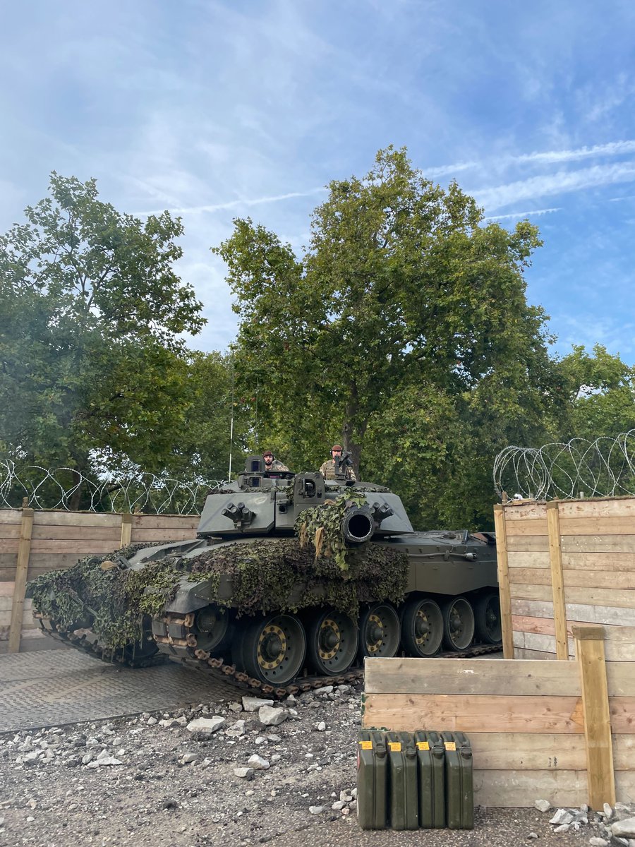 CMSstrategic's tweet photo. 🪖⚔️ CMS team visited the #ArmyExpo at Wellington Barracks this week. 

This exclusive experience organised by the #BritishArmy combines immersive and #defence technology so that guests can learn about how the Army is adapting to emerging threats and incorporating new technology. https://t.co/niCltMcVsD