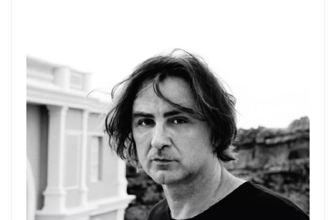 dalm_berekin's tweet image. Покојни Жекс опет навукао Србе ко младе мајмуне и сад Православна удружења машу кандилима против представе у којој се православље ни на секунд не помиње 🤣