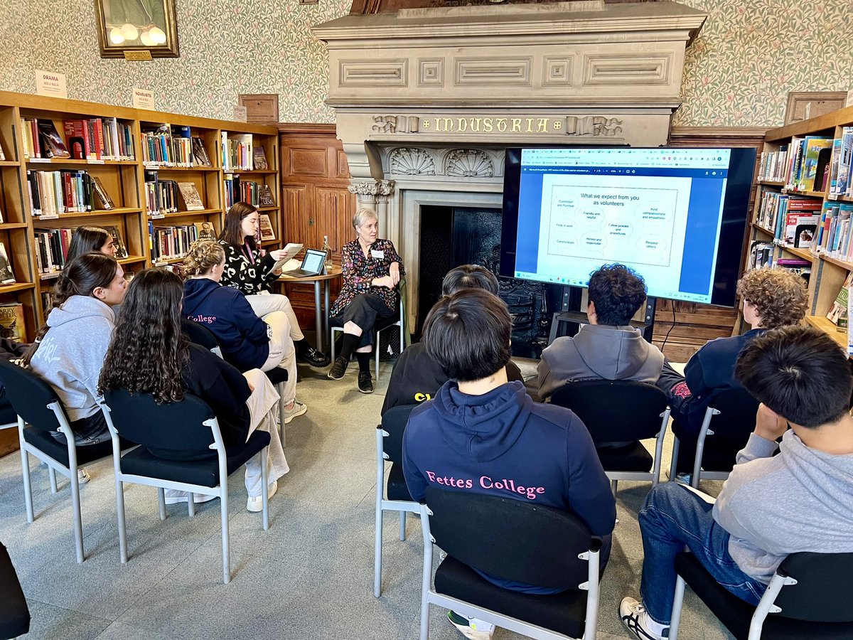 FettesCAS's tweet image. New year, new training for our students applying to become volunteers at Western General Hospital 😊 A big thank you to the wonderful NHS staff who came by last night to do the training. Session 2 next week! @Fettes_College