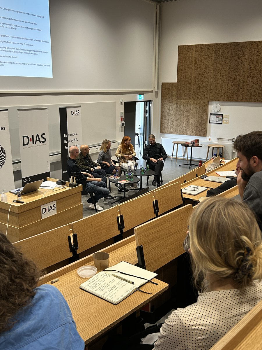 - Videnskab, værdier og engagement er vævet tæt sammen. Det skaber både rige muligheder, vi må gribe, og faldgruber, vi må undgå. Først og fremmest kræver det, at vi taler mere sammen på tværs af forskning, journalistisk, politik og ledelse, siger <a href="/AEngPed/">Anders Engberg-Pedersen</a> og tilføjer: [...]