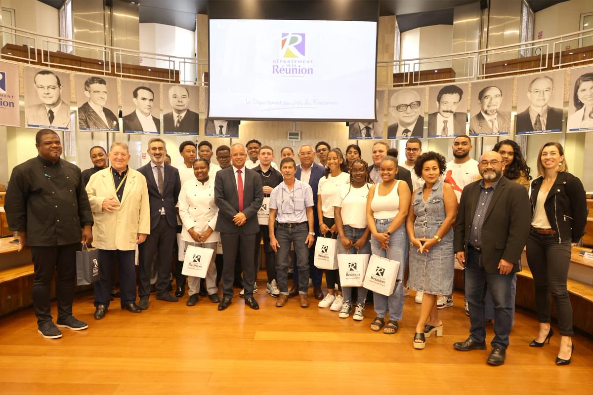 Laurent AMAR (@amarl_m) on Twitter photo Heureux d’avoir pu exprimer le soutien de <a href="/Prefet974/">Préfet de La Réunion</a> et <a href="/FRauxSeychelles/">Ambassade de France aux Seychelles</a> à ce beau projet de formation professionnelle aux métiers du tourisme et de l’hôtellerie porté par <a href="/departement974/">Département de La Réunion</a> Heureux d’avoir pu exprimer le soutien de <a href="/Prefet974/">Préfet de La Réunion</a> et <a href="/FRauxSeychelles/">Ambassade de France aux Seychelles</a> à ce beau projet de formation professionnelle aux métiers du tourisme et de l’hôtellerie porté par <a href="/departement974/">Département de La Réunion</a>