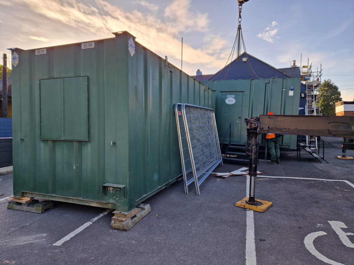 ShireToilet's tweet image. Up and out early this morning 🌄 
Both lorries doing a site set up in Durham for one of our customers 👇🏻

#sitesetup #cabins #canteen #dryingroom #office #meetingroom #inductionroom #onsite #construction #durham #shiretoilethire #shiresomuchmore