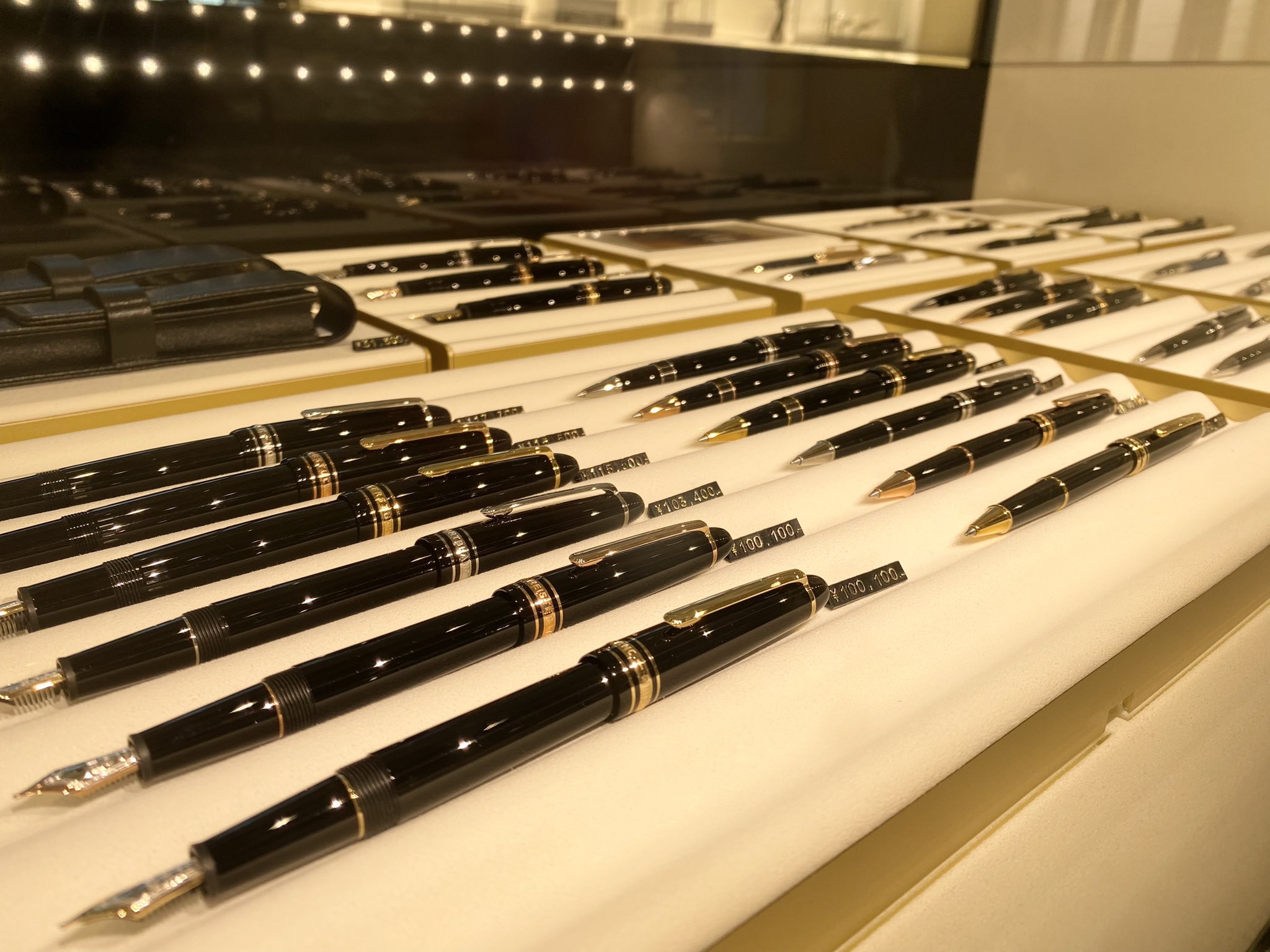 新品未使用◆モンブラン PIX ボールペン 赤 希少品　銀座伊東屋購入 新品未使用◇モンブラン PIX ボールペン 赤 希少品 銀座伊東屋