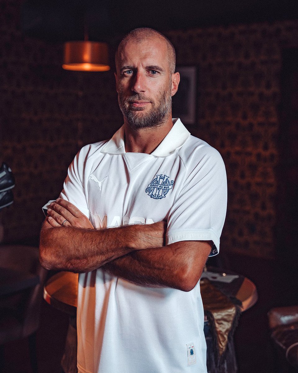 formakultur's tweet photo. Olympique Marseille 125. yıl özel formasını tanıttı.

Bembeyaz forma haftasonu sahada olacak.

⚪️⚪️ @OM_Officiel | @pumafootball https://t.co/ddARxqJZXm