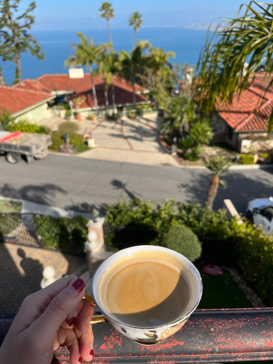 Socialsvb's tweet image. The scenery is so beautiful, but I am alone