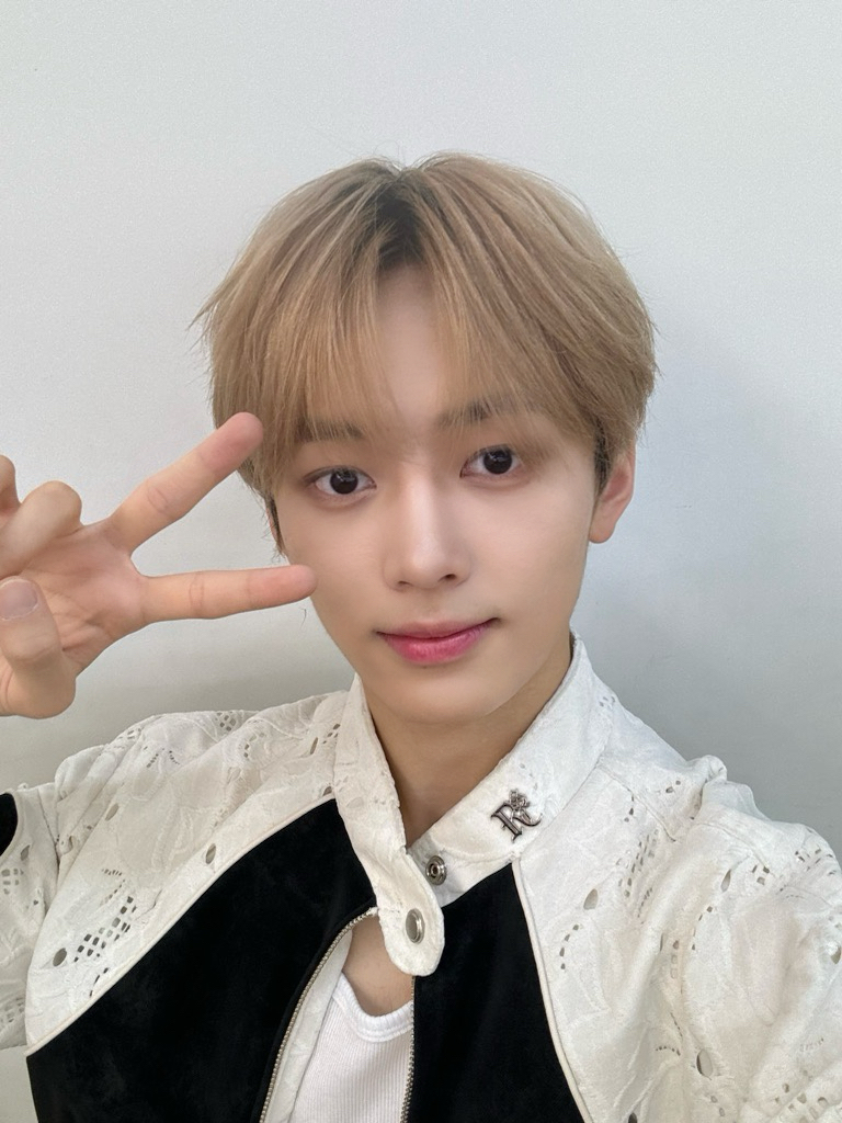 💭_ [#リン]日本のファンミーティング 頑張って準備しています。 毎日