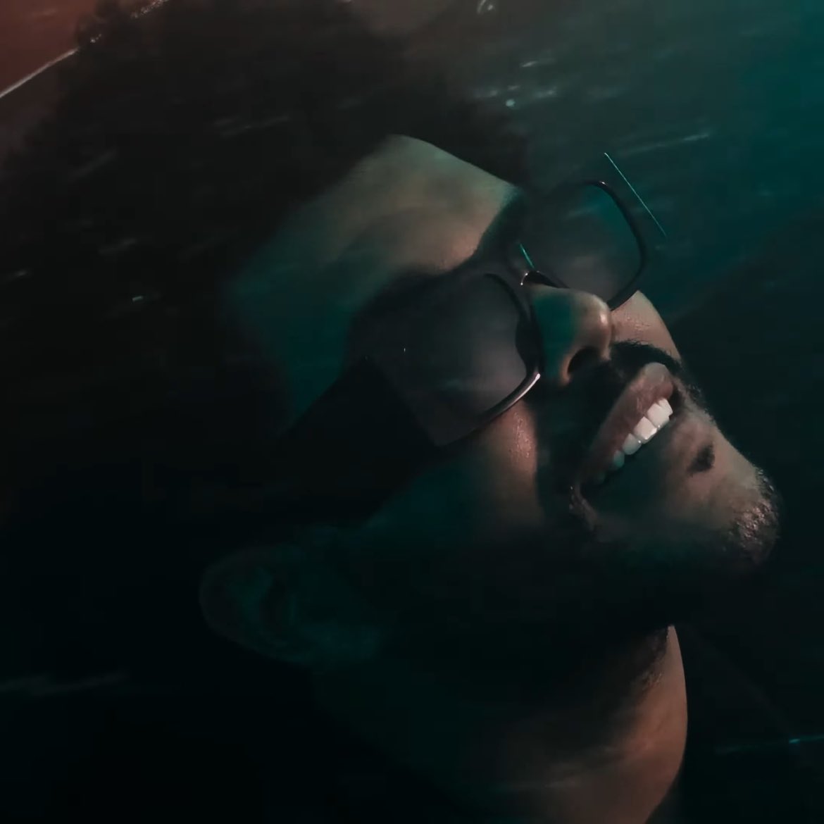 WeekndAccess's tweet image. Same vibes.