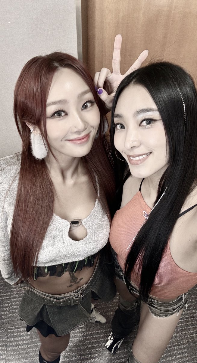 hyolrn's tweet photo. 오늘 엠카운트다운도 다들 본방사수 해주셨죠??😆
추위를 잊을만큼 멋진 무대 앞으로도 기대해 주세요!🤙 https://t.co/q0BZT19WAe