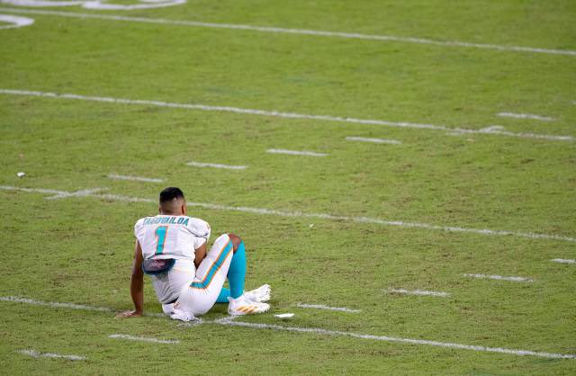 BradyH_216's tweet photo. iykyk. 

That’s all I got for the night. 
#GoFins https://t.co/GXLwA3veUf