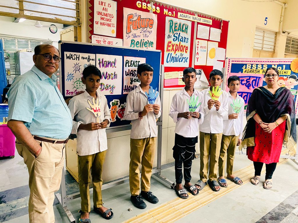 DeepaBhadula's tweet photo. "Wash your hands, wash your hands, everybody come along and wash your hands!"🎶

Had a blast teaching our li'l ones about the importance of hand hygiene at @GBSSS_1_AN under "Swachhata Pakhwada" campaign!
#HandHygiene #HealthyHabits #SchoolLife  

@Dir_Education @KuldeepSinghPpl https://t.co/nM4QDYpknr