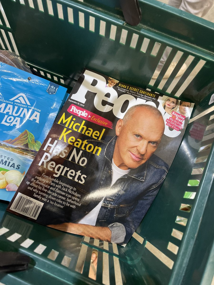 SaraHonchar's tweet photo. Macadamia nuts and Michael Keaton. Happy Thursday. https://t.co/JW6vLKBSli