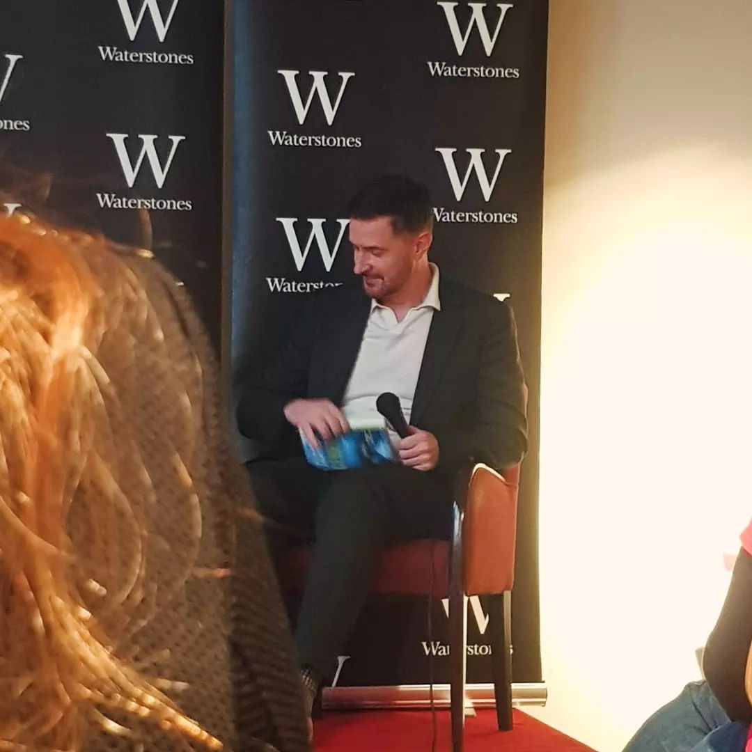 RABulgaria's tweet photo. From Sophie on IG, #RichardArmitage at Waterstones Sauchiehall St in Glasgow with #SteveCavanagh 12 Sept, 2024 ⤵️
https://t.co/Jv6XWPyeJA https://t.co/DlMzkFPTgY