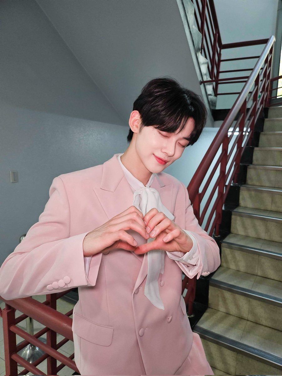 b_csengee's tweet photo. @TXT_bighit A Very Very Happy Birthday Yeonjun! You have been through so much and done so much for the MOAs and for yourself, be very very proud of yourself because you motivate so many people and you have achieved so many things, You are very important to me>🎂🦊❤️ 09.13 https://t.co/5le4Z4PrpA