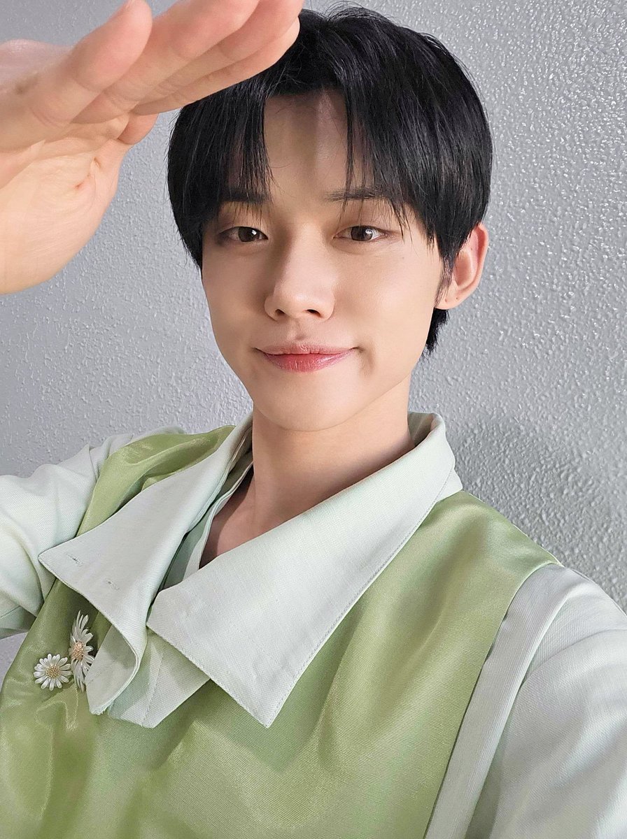b_csengee's tweet photo. @TXT_bighit A Very Very Happy Birthday Yeonjun! You have been through so much and done so much for the MOAs and for yourself, be very very proud of yourself because you motivate so many people and you have achieved so many things, You are very important to me>🎂🦊❤️ 09.13 https://t.co/5le4Z4PrpA