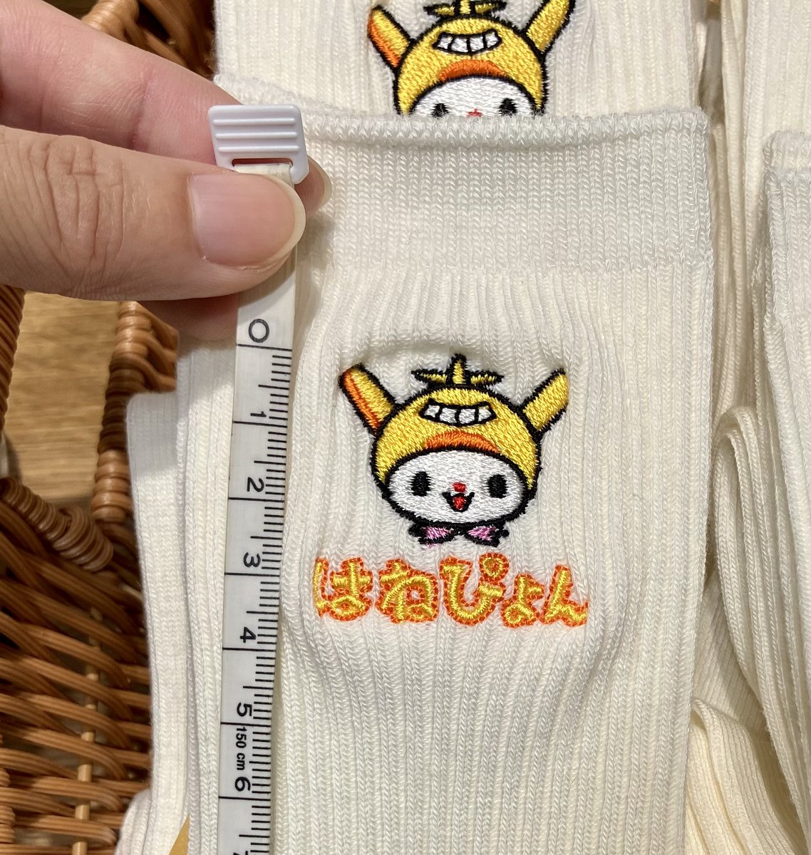 本日発売】 はねぴょん×靴下屋 コラボソックスが大好評です🗽 やさしい