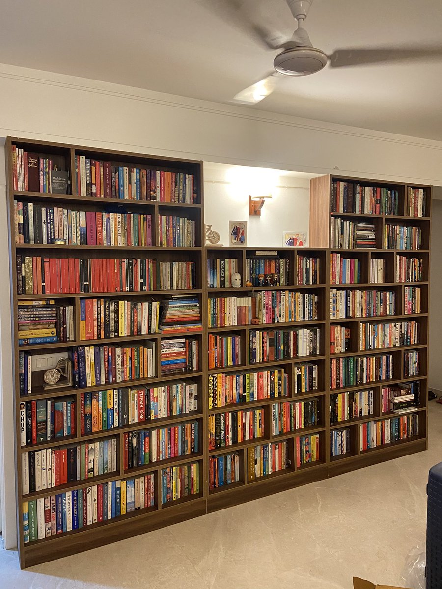 maryanntheresa's tweet image. After years of longing, this lovely, joyful thing has finally come together! The home library I’ve always wanted. An entire wall covered with books 🤓📚
#books #bookshelf #homelibrary #readersofinstagram #booknerd